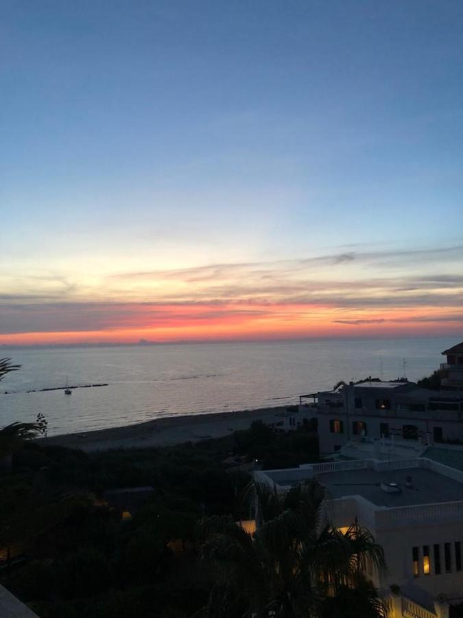 Апартаменти La Terrazza Di Nerone Анціо Екстер'єр фото